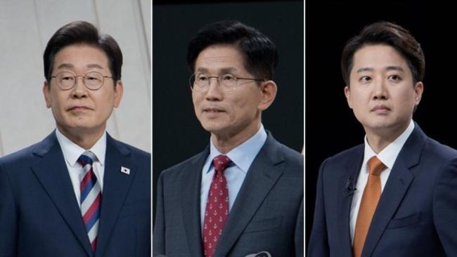 密集拉票,？樸槿惠,、李明博大選前一天現(xiàn)身：支持者高呼“金文洙總統(tǒng)” 前總統(tǒng)助力競(jìng)選