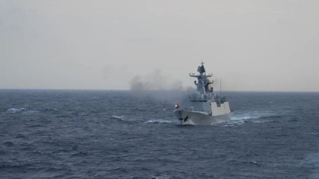 海军舰艇编队实战化演练 多海域多课目锤炼协同作战能力