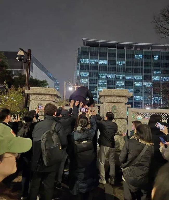 狠人李在明就职，凶险才刚开始 动荡政局迎新挑战