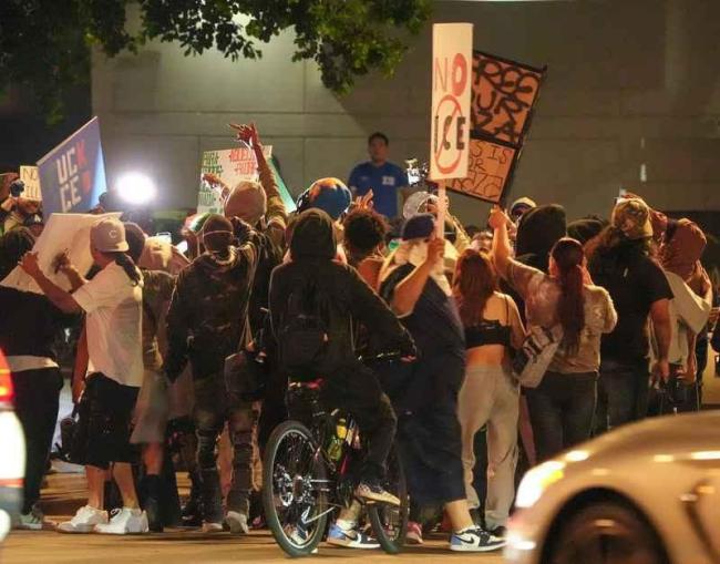 洛杉磯騷亂只因為非法移民嗎 抗議引發(fā)宵禁