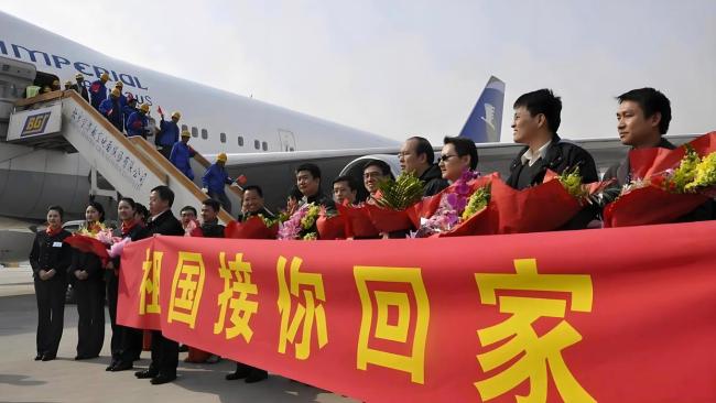 外交部視頻《回家》讓人淚目 撤僑行動(dòng)展現(xiàn)祖國(guó)關(guān)懷