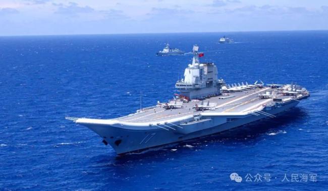 海军山东舰航母编队抵达香港 庆祝回归28周年