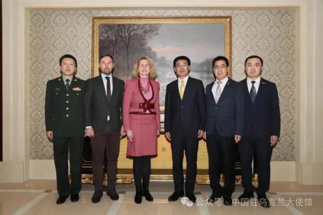 卢卡申科斥责泽连斯基 发言轻率缺乏考量