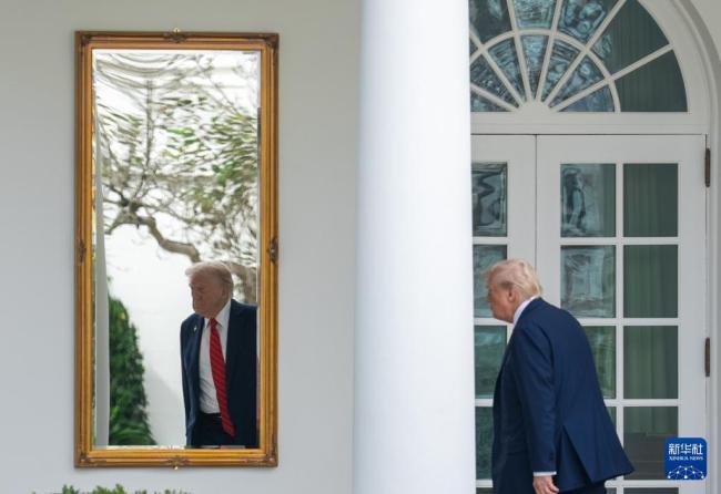 特朗普政府开始裁员