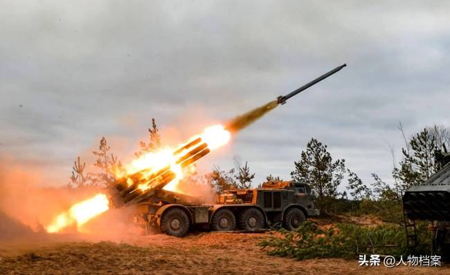 乌军士兵向俄无人机投降 地下防线崩溃引发舆论风暴