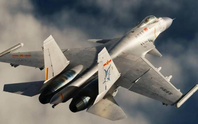 解放军警告驱离澳大利亚军机 坚决捍卫领空主权