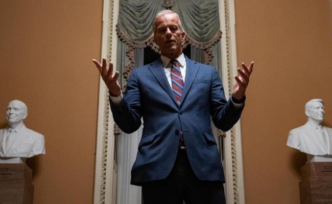 美国政府“重新开门” 临时法案通过结束40天停摆