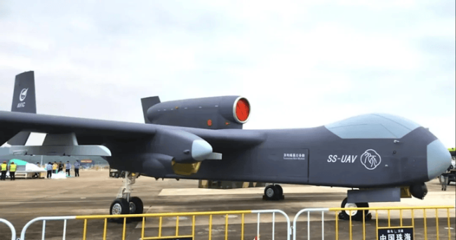 有人战斗机的装备九天无人机都能带 空中航母首飞成功