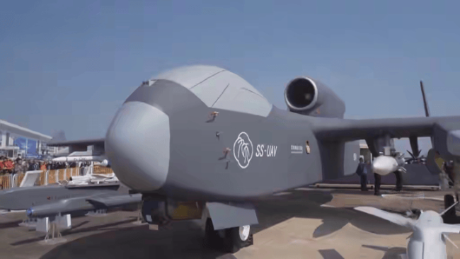 有人战斗机的装备九天无人机都能带 空中航母首飞成功