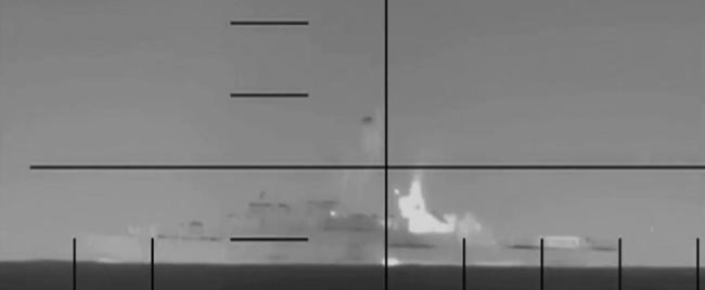 二战后首用鱼雷，美军偷袭击沉了什么？ 伊朗护卫舰沉没