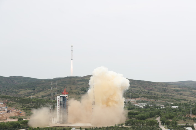我国成功发射北京三号卫星 搭载发射3颗小卫星