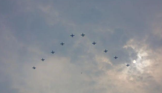 庆祝中共建党100周年 北京上空的战机编队演练结束