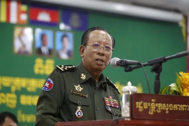 面对美国武器禁运，柬埔寨有些晕……