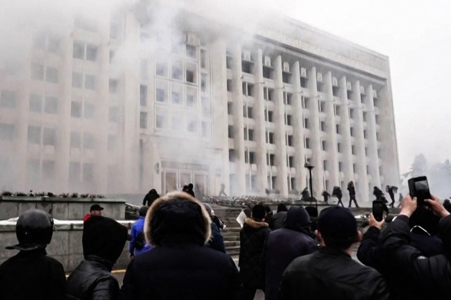 俄媒：阿拉木图警方开展“清理”行动 约2000人被捕