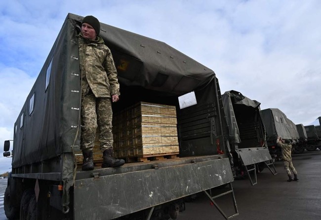 俄方：乌克兰塞满北约武器 西方顾问成倍增加