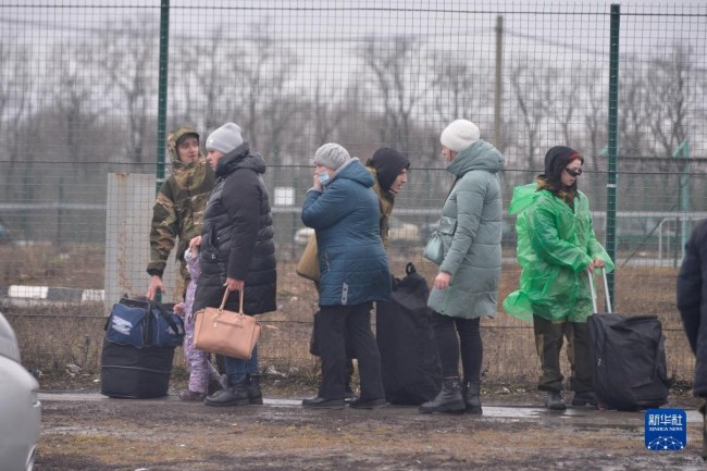 顿巴斯地区难民进入俄罗斯罗斯托夫州