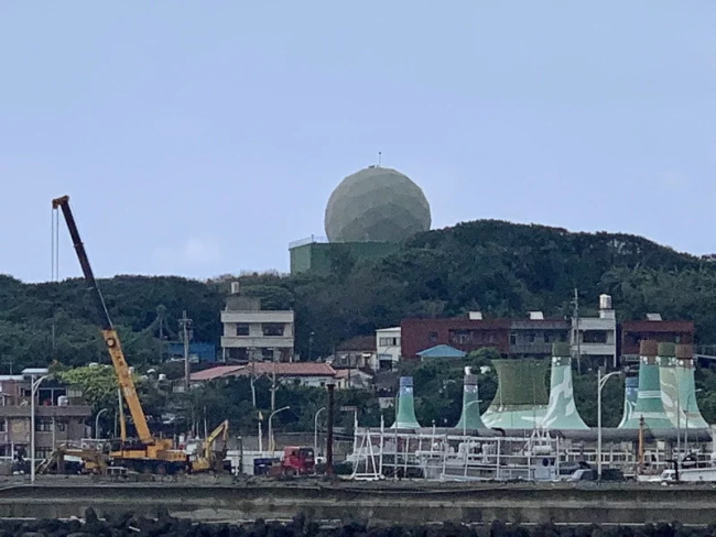 解放军高空气球飘到台湾岛，岛内急了