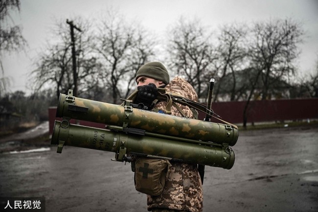 乌克兰暂停"国际军团"招募：没有武器 还帮倒忙
