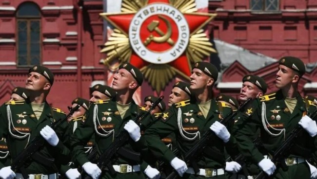今年莫斯科红场阅兵有特殊安排 战机组“Z”字形