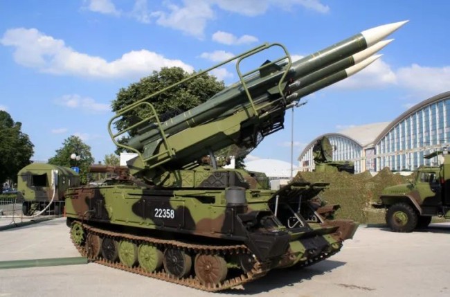 塞尔维亚的主力防空装备——S-125和2K12