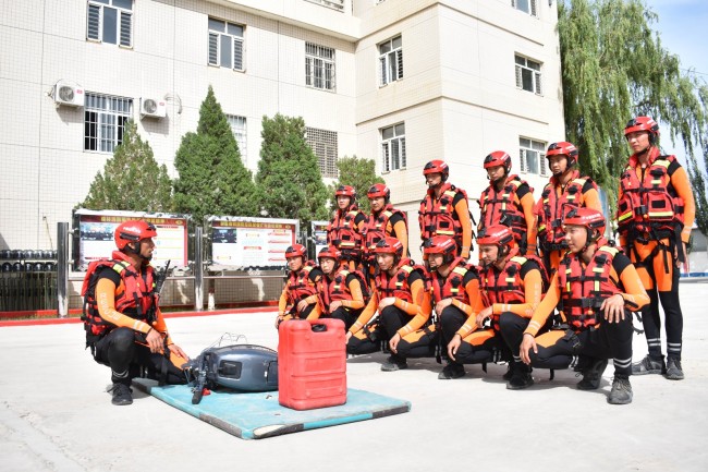 闻汛而动：新疆阿克苏森林消防大队强化训练演练提升水域救援能力