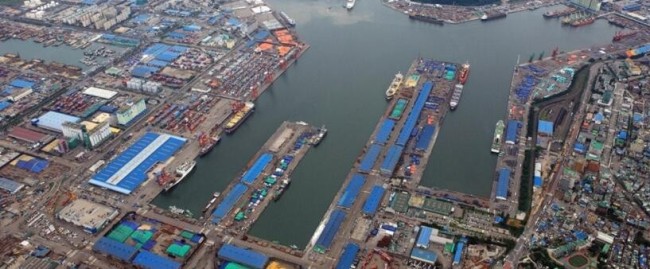 韩国港口一货轮爆炸 中国籍船长身亡