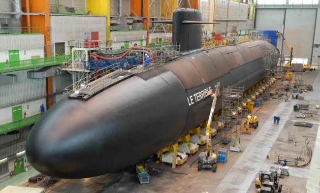 法国水下战略支柱——“凯旋”级核潜艇