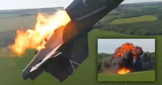 分析：俄军苏-25攻击机超低空坠毁 