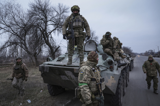 俄称多地打击乌 乌称控制东线战事 战场局势困难