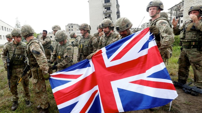 英军“武器窟窿”加大，但防务经费不会增加