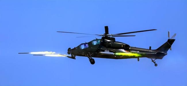 武直-10演练掠海作战 敌军滩头阵地将成为摆设