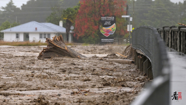 新西兰因飓风袭击进入国家紧急状态 洪水和山体滑坡摧毁了几个社区