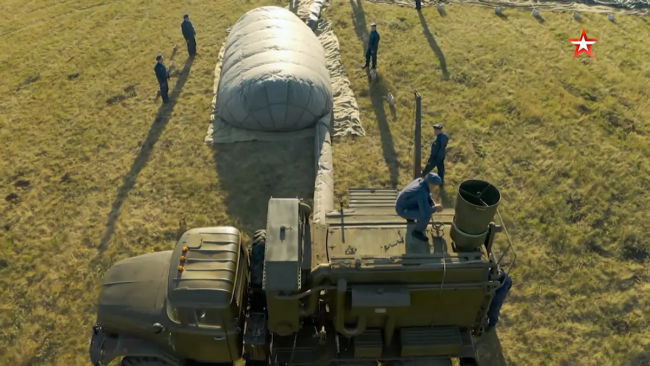 俄罗斯学会了，发射大批军用气球飞向乌克兰迷惑防空部队，乌军导弹快不够用了