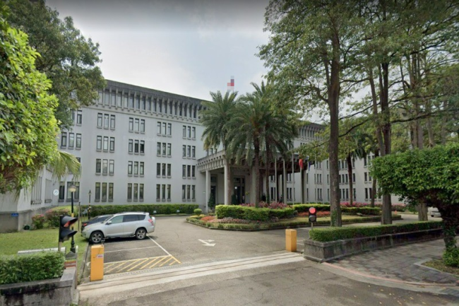 台“驻巴西圣保罗办事处”组长坠楼身亡，台外事部门证实
