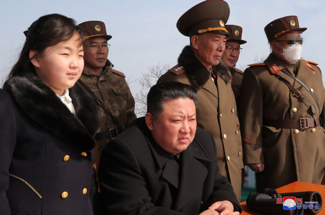 朝鲜进行战术核打击训练 疑似使用固定导弹井