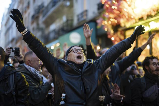 法国即将就养老金改革投票，工会呼吁在最后一天大力度罢工
