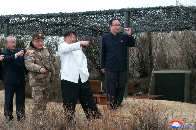 朝中社：朝鲜进行重要武器试验和发射训练，金正恩指导了这些重要军事活动