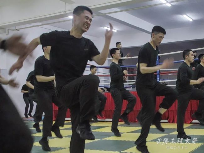 钢与火碰撞｜来一场火热的冲刺