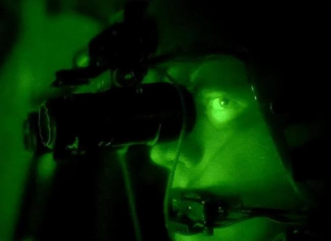 武警直20苦练夜间飞行 罕见展示飞行头盔夜视仪