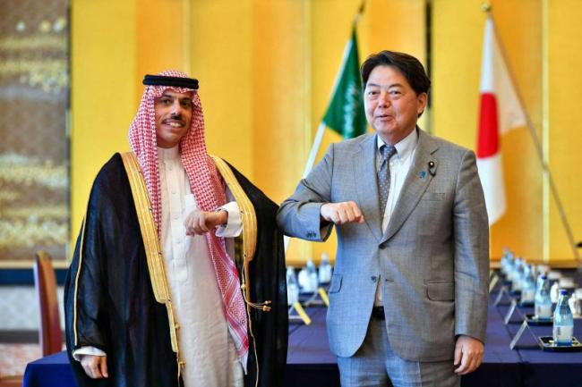 “中美的中东影响力消长之际，日本想同海合会接触”