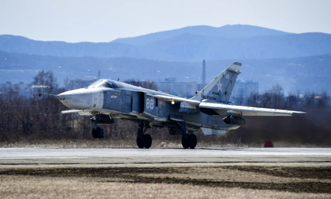 俄国防部：一架苏-24战机在伏尔加格勒州执行训练任务时坠毁