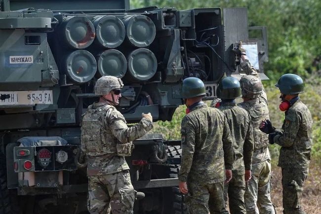 谁给了菲律宾玩火的底气？