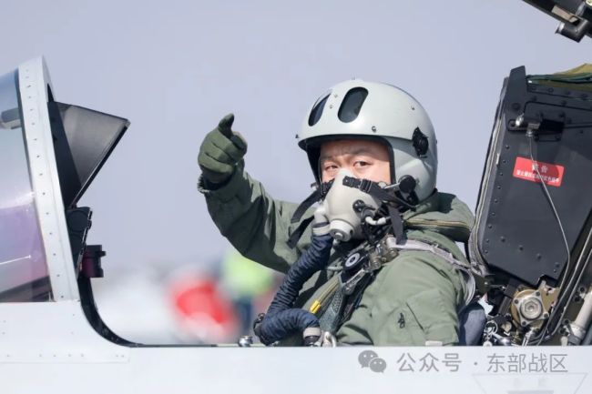 来了！东部战区陆海空军新年开飞高燃画面