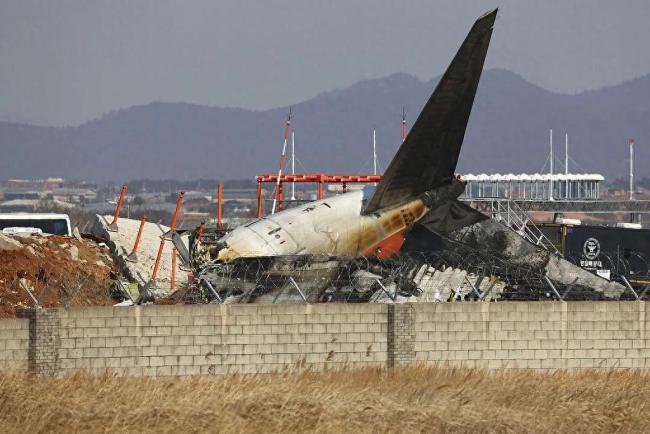 韩国惨烈空难背后有何疑窦待解 民众通晓事故原因