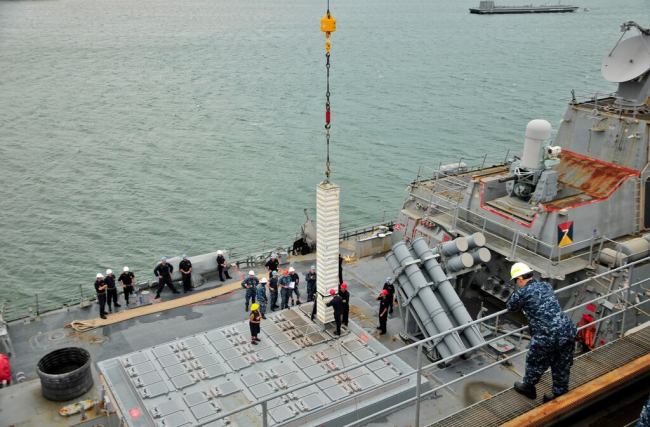台媒传“055”锈迹斑斑，一看都是美海军“脏乱差典型”