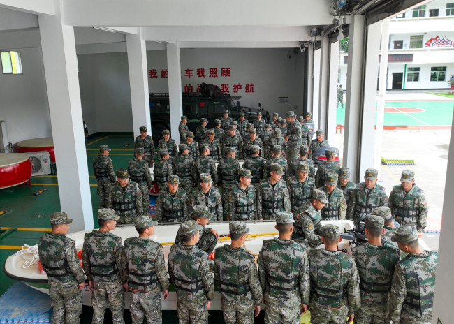 闻汛而动！武警三明支队组织舟艇操作骨干集训 锻造水域救援尖兵