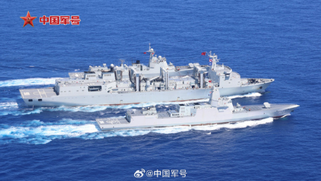 中国海军双航母编队赴远海开展实战化训练