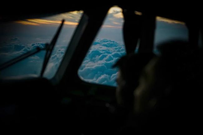 东部战区海军航空兵某部组织连续反潜训练