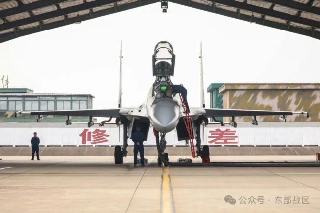 东部战区空军航空兵某旅开展跨区机动训练