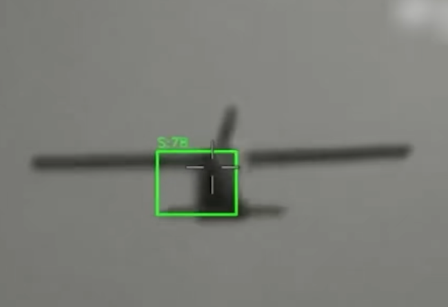 俄新型激光防空系统测试画面曝光：几秒内击毁空中无人机 发射成本极低